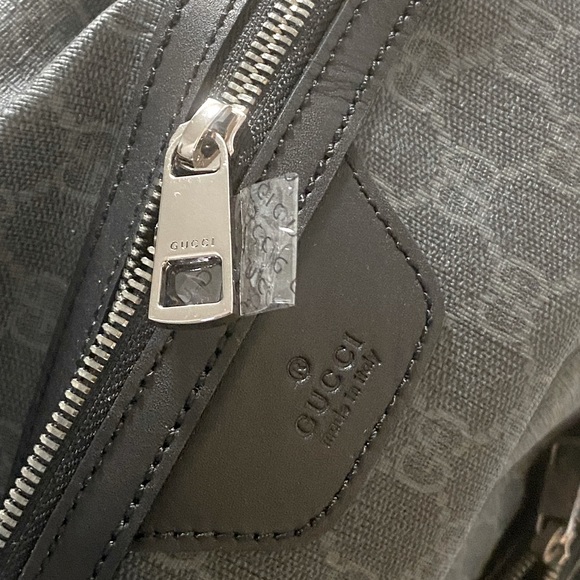 Gucci Black GG Supreme Backpack - Picture 4 of 12